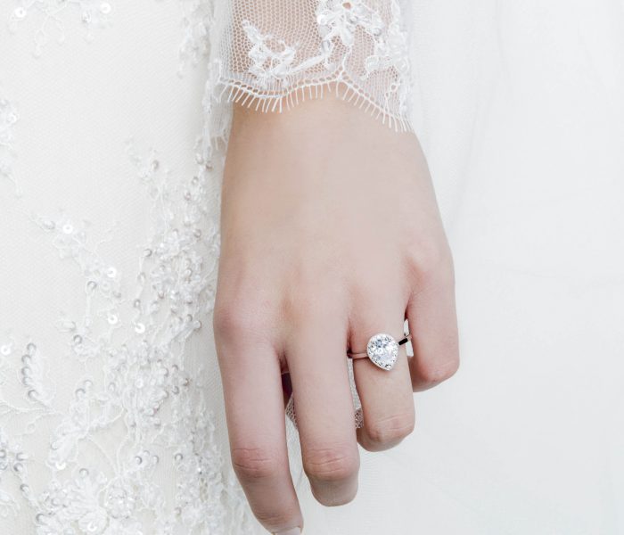 See Need Want Engagement Ring Trends Cassandra Mamone Pear Diamond
