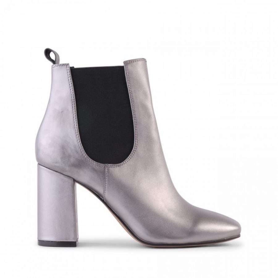 See Need Want Fashion Best Winter Boots Metallic Silver Siren
