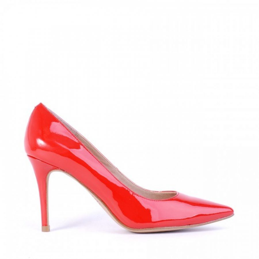See Need Want Trend Alert Fashion Week Red Patent Siren Shoes